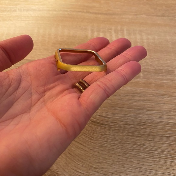 GOLD Apple Watch Strap & Watch Face Cover - Picture 6 of 6